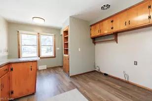 810 E Broad St, Elyria, OH 44035 - Photo 10