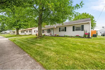 2728 19th Street NE, Canton, OH 44705 - Photo 2