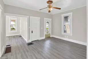 127 4th St, Elyria, OH 44035 - Photo 8