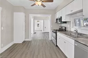 127 4th St, Elyria, OH 44035 - Photo 6