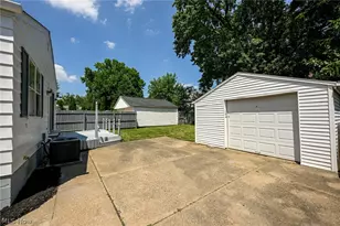 1699 Redwood Ave, Akron, OH 44301 - Photo 40