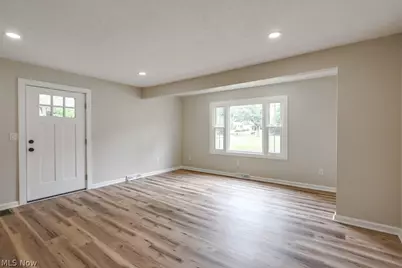 10306 Electric Boulevard, Northfield Village, OH 44067 - Photo 8