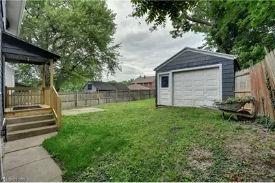 300 State Avenue NE, Massillon, OH 44646 - Photo 6