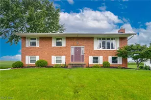 7363 Paxton St NE, Canton, OH 44721 - Photo 1