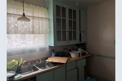 229 W Ninth Street, East Liverpool, OH 43920 - Photo 2