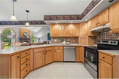 32336 Redwood Boulevard, Avon Lake, OH 44012 - Photo 16
