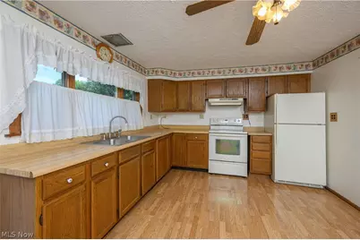 7660 Akron Avenue NW, Canal Fulton, OH 44614 - Photo 16