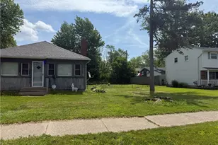 6011 Reynolds Rd, Mentor on the Lake, OH 44060 - Photo 2