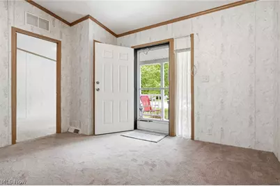 445 Pin Oak Circle, Elyria, OH 44035 - Photo 4