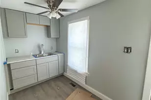 9800 Pratt Ave, Loveland, OH 44105 - Photo 10