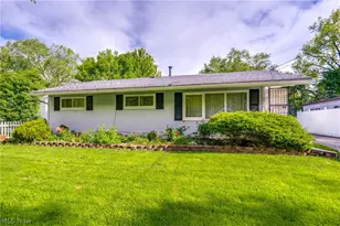 1793 Wakefield Dr, Akron, OH 44320 - Photo 2