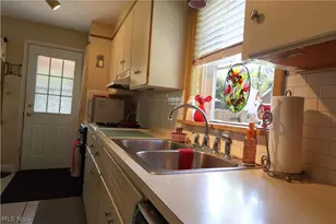 1621 Union St, Cuyahoga Falls, OH 44221 - Photo 4