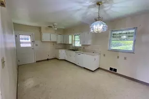 145 Circle Dr, Weirton, WV 26062 - Photo 4