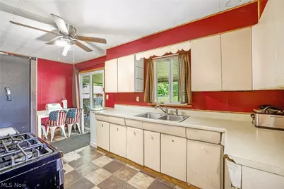 1707 Mohawk Drive, Akron, OH 44306 - Photo 10