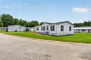 325 Britton Dr, Geneva, OH 44041 - Photo 2