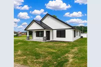 1545 Roanoke Avenue, Uhrichsville, OH 44683 - Photo 1