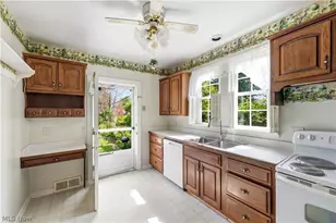 28707 Gilchrist Dr, Willowick, OH 44095 - Photo 10