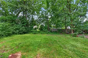 471 Beechwood Dr, Akron, OH 44320 - Photo 20