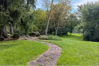 806 E Warner Road, Akron, OH 44319 - Photo 36