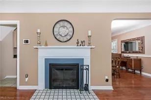 3718 Latimore Rd, Huber Heights, OH 44122 - Photo 4