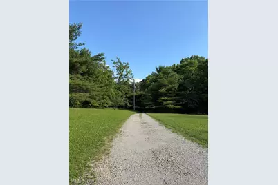 4975 Stiers Lane, Zanesville, OH 43701 - Photo 2