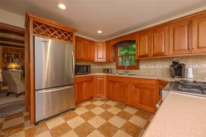 3820 Valley Drive, Norton, OH 44203 - Photo 6