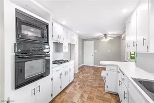 13471 Kauffman Ave, Sterling, OH 44276 - Photo 6