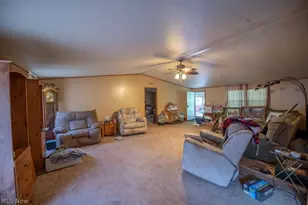 9805 Crooked Creek Rd SE, Uhrichsville, OH 44683 - Photo 10