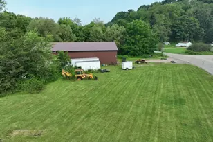 9805 Crooked Creek Rd SE, Uhrichsville, OH 44683 - Photo 8