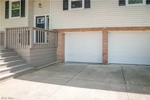 1108 Maple St, Tallmadge, OH 44278 - Photo 2