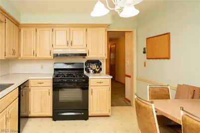 511 Bachtel Street SE, North Canton, OH 44720 - Photo 12
