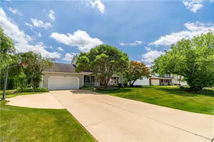 8640 Candleberry St NW, Massillon, OH 44646 - Photo 2