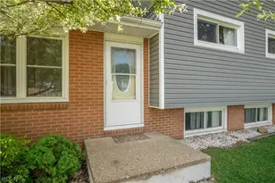 511 Taff Cir, Louisville, OH 44641 - Photo 2