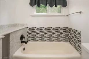 511 Taff Cir, Louisville, OH 44641 - Photo 18