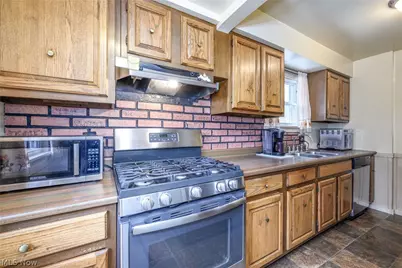 1407 Herberich Avenue, Akron, OH 44301 - Photo 16