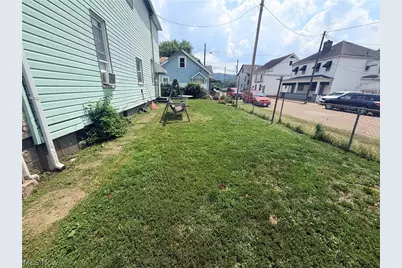 4610 Noble Street, Bellaire, OH 43906 - Photo 2