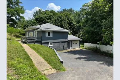 300 Henry Avenue, East Liverpool, OH 43920 - Photo 1