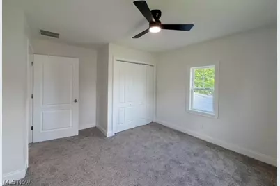 131 W 10th Street, Uhrichsville, OH 44683 - Photo 20