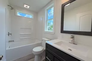 131 W 10th St, Uhrichsville, OH 44683 - Photo 18