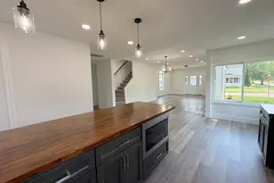 131 W 10th St, Uhrichsville, OH 44683 - Photo 10