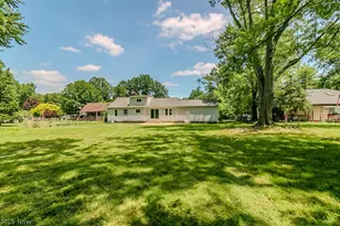 2986 Bishop Rd, Willoughby Hills, OH 44092 - Photo 2