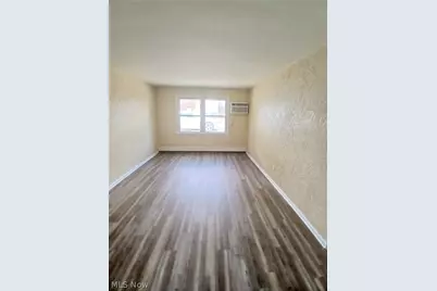 137 Shields Road #Apt 1, Youngstown, OH 44512 - Photo 2