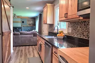 9856 Dupont Dr, Columbia Station, OH 44028 - Photo 6