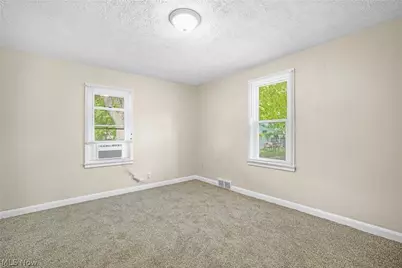 640 Seiberling Street, Akron, OH 44306 - Photo 12