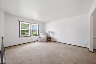 7533 Jaguar Dr, Boardman, OH 44512 - Photo 2