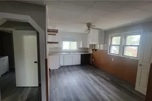 1292 Stratford St, Barberton, OH 44203 - Photo 2