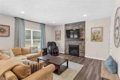 1220 Selena Grove, Uniontown, OH 44685 - Photo 6