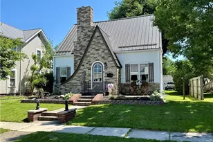 105 E Union Ave, West Lafayette, OH 43845 - Photo 2