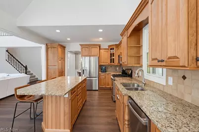 8390 Bainbrook Drive, Chagrin Falls, OH 44023 - Photo 14
