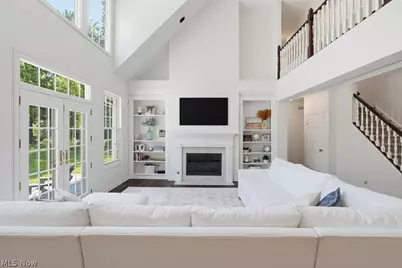 8390 Bainbrook Drive, Chagrin Falls, OH 44023 - Photo 4